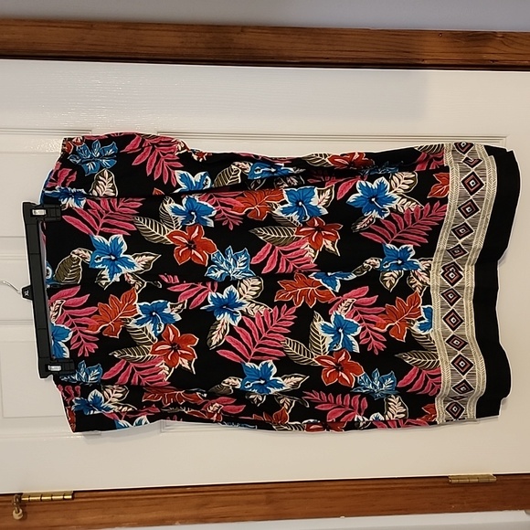 MAGGIE BARNES Floral skirt 28W - Picture 3 of 8